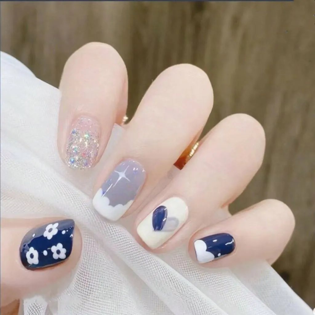 Square Nail With Blue And White Tone